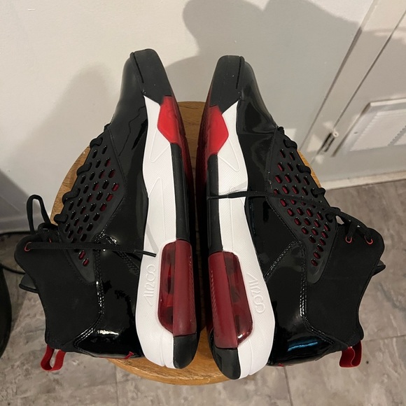 Jordan Black and Red Athletic Shoes Jordan Maxin 200 Nike - Picture 1 of 7